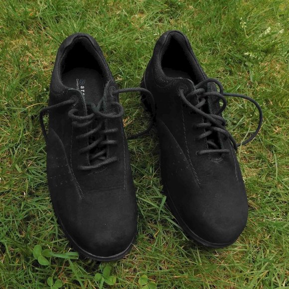 New Balance Shoes - New Balance Lace-up Suede Shoes NWOT